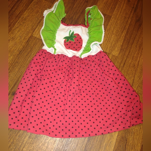 Source Unknown Other - Unknown Girls size small strawberry dress